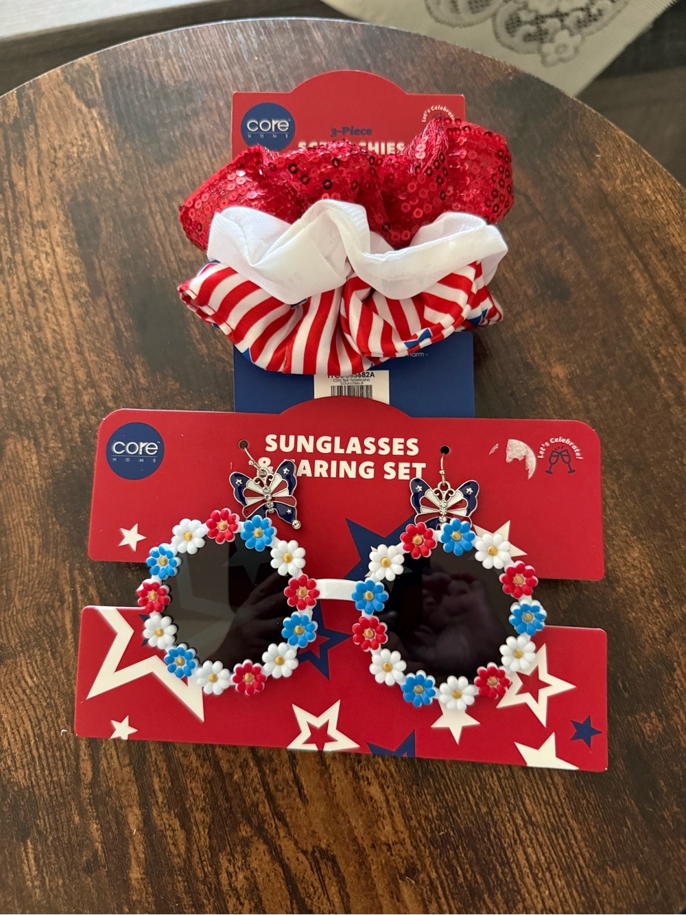 Core Sunglasses and earings& Scrunchie Set - Red, White & Blue Floral Sunglasses